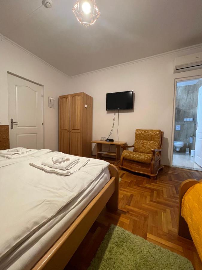 Hotel Euro Panzio à Debrecen Extérieur photo