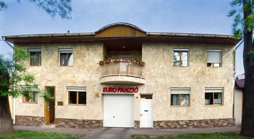 Hotel Euro Panzio à Debrecen Extérieur photo